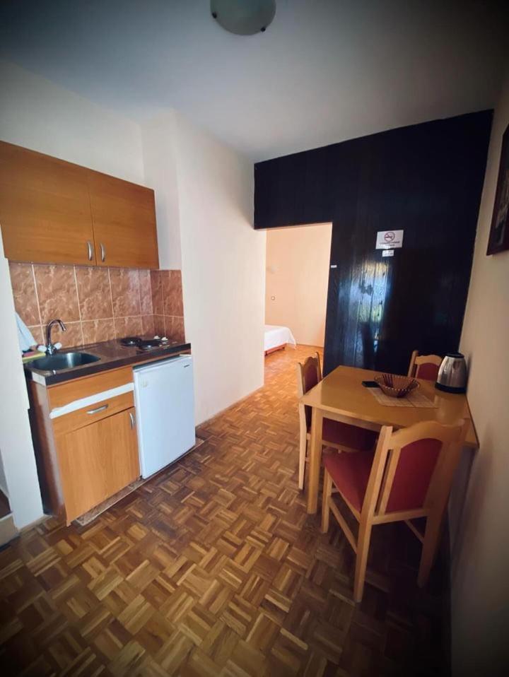 Apartments Dunja สเวติ สเตฟาน ภายนอก รูปภาพ